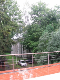 ГП   санаторий   «Любинь Великий»   , Основанный в 1778, расположен в лесопарке на берегу реки Верещицы (приток Днестра), в пгт
