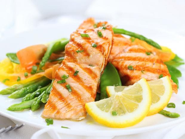 Все диетологи рекомендуют есть рыбу не реже двух раз в неделю